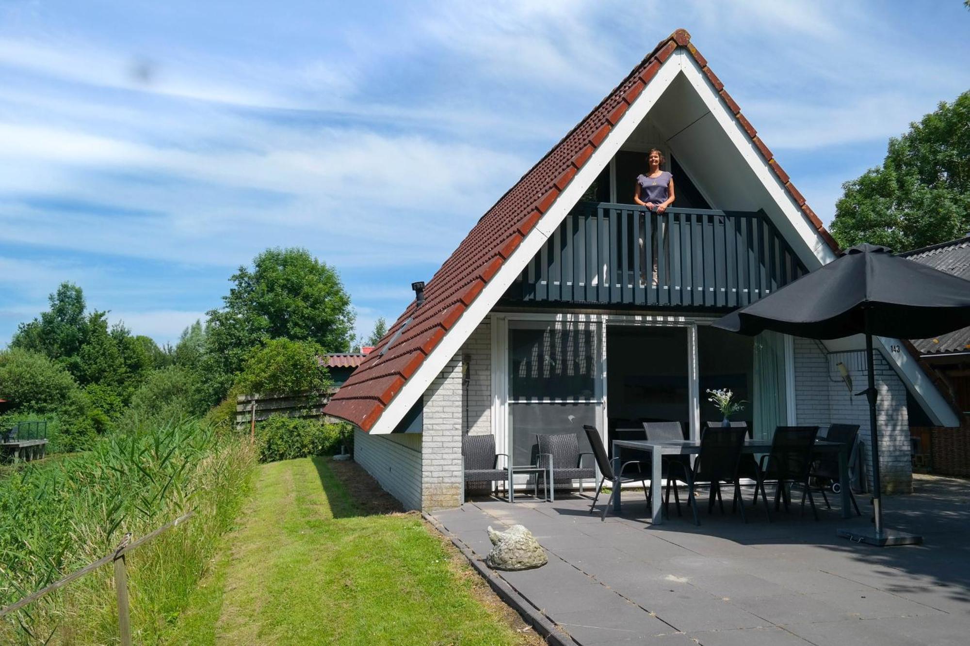Sonnenhaus 6 Pers House With Sunny Terrace At A Typical Dutch Canal & By Lauwersmeer Lake. Anjum Exterior photo